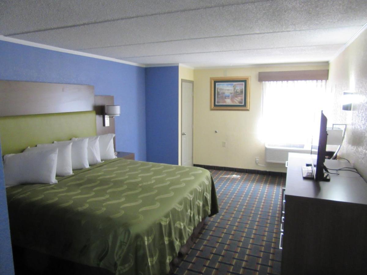 Quality Inn & Suites Near Six Flags East Atlanta Exterior foto